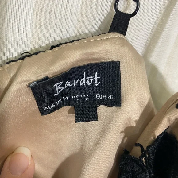 Bardot Black Lace Crop Top Nude Lined Bustier Cami Size US 10 Spaghetti Strap - Picture 4 of 8